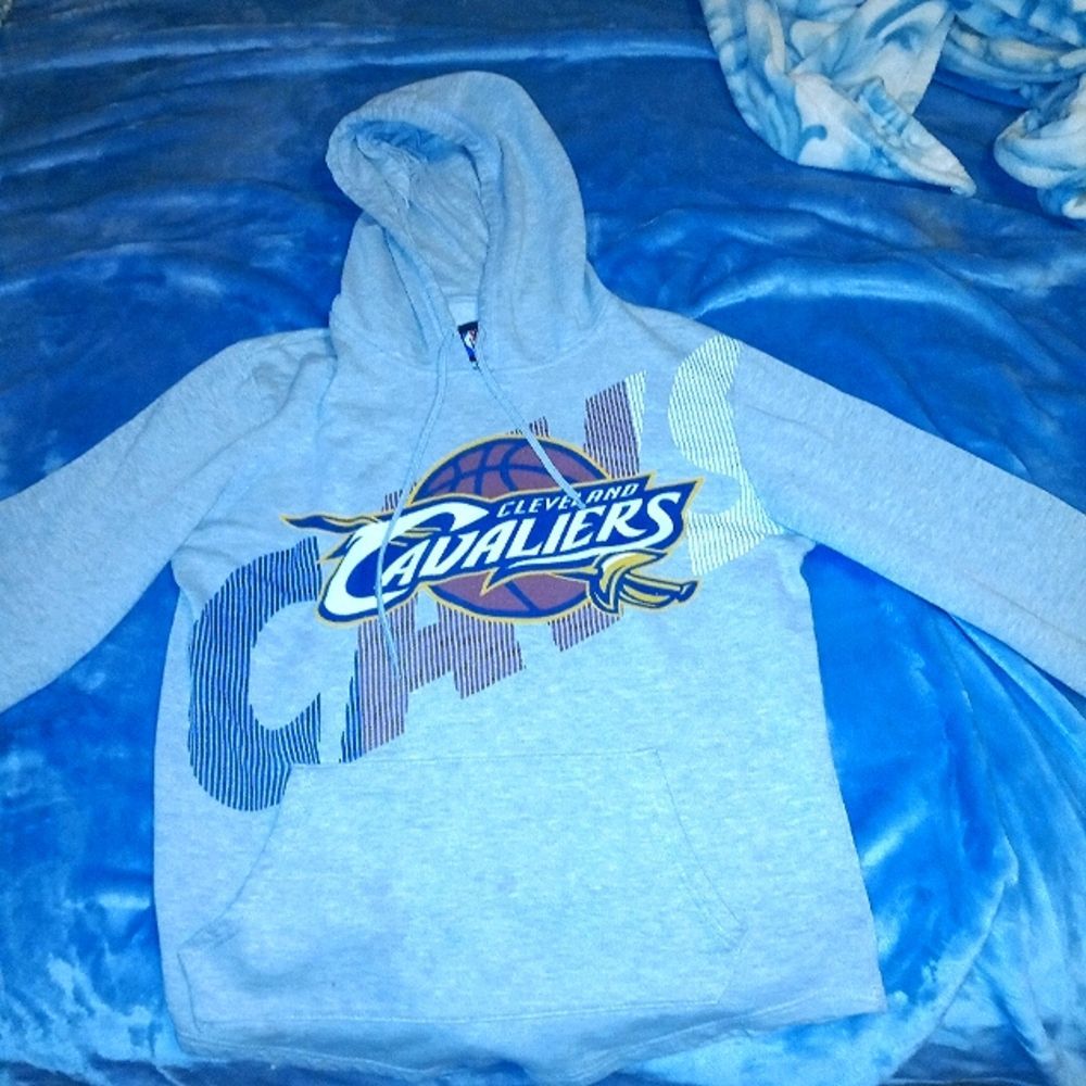 3 hoodies and 1 pair of leggings